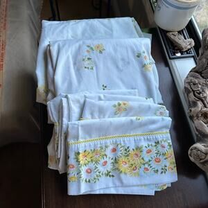 Pequot Morgan Jones double flat fitted sheet  pillowcase set daisy floral design